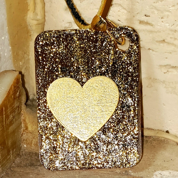 HAPPY HOLIDAYS New (2x) Handcrafted Ornaments/Bag Tags/Keychains! Golden Hearts! - Picture 4 of 7